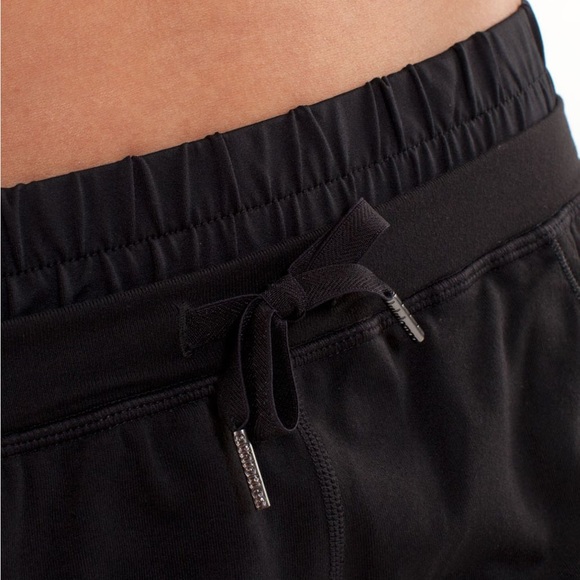Lululemon Strength and Tone Shorts in Black. Size 4. Pristine Condition. - Picture 4 of 7
